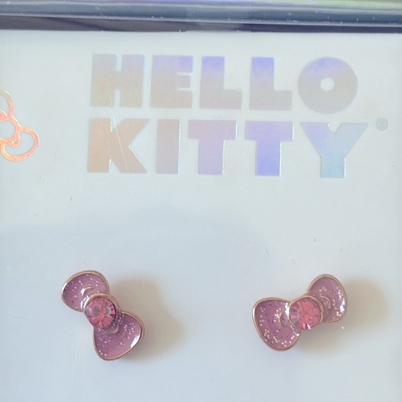 NWT Hello Kitty Earrings Set - Picture 6 of 10